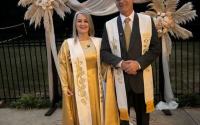 ¿Por Qué Elegir un Oficiante Bilingüe para tu Ceremonia de Boda?