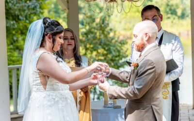 Cómo Planear una Ceremonia de Votos Bilingües en Inglés y Español